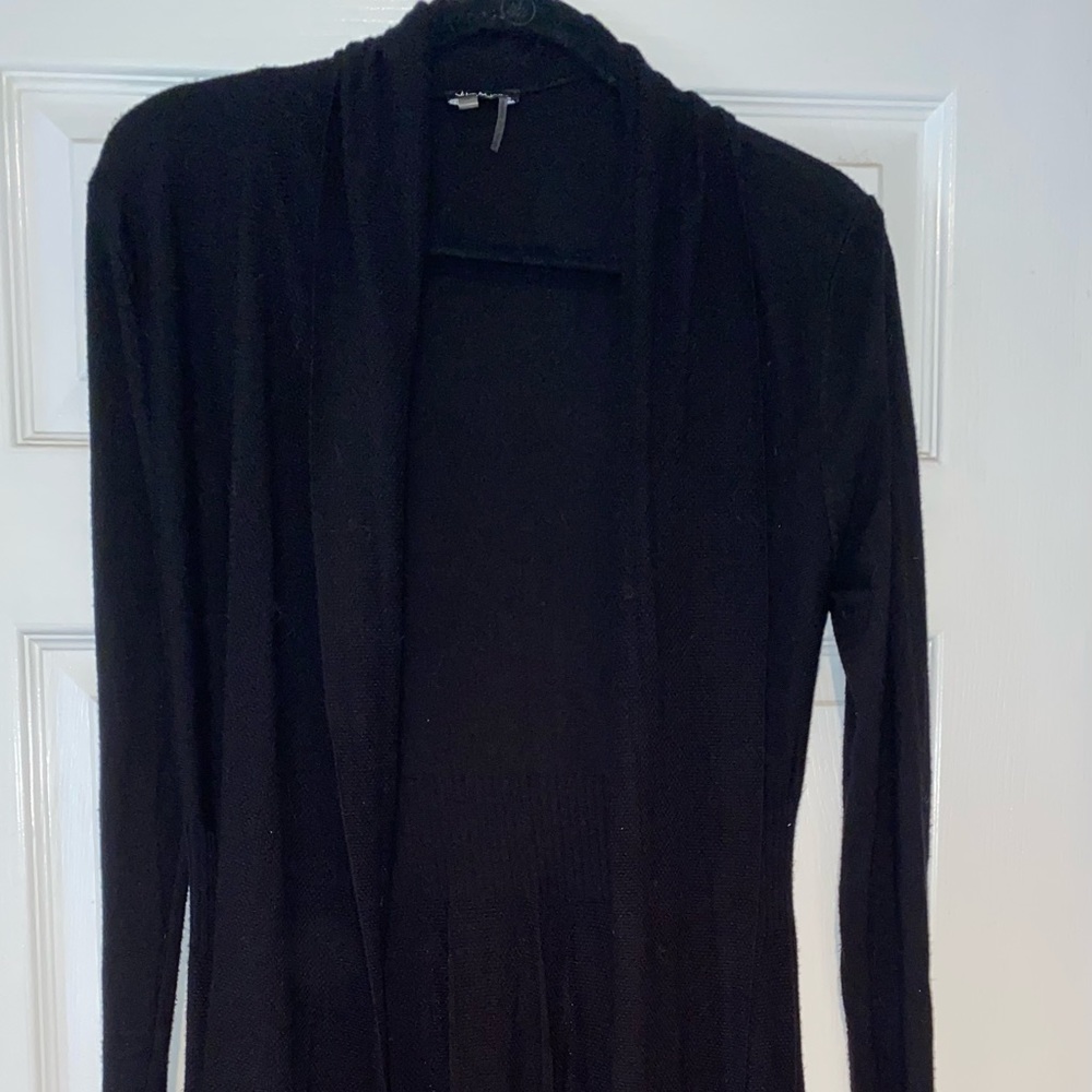 Black shapely tunic cardigan by Vila Milano